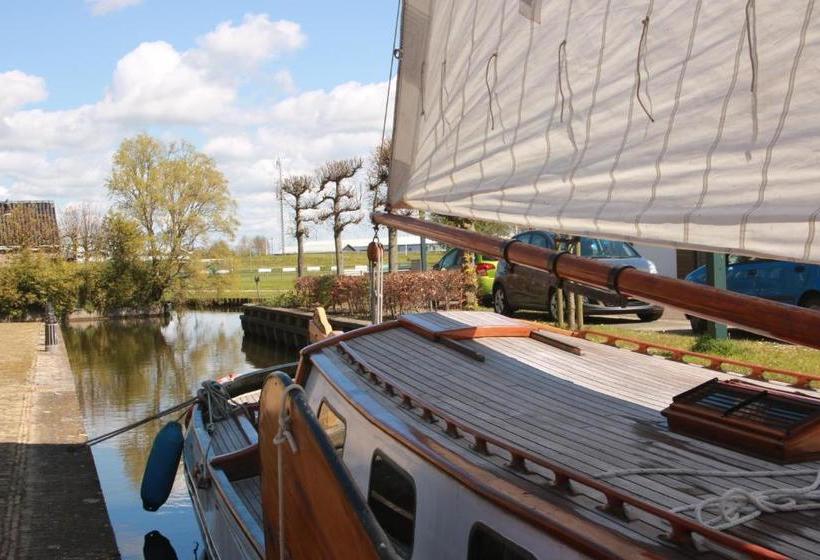 فندق De Stadsboerderij