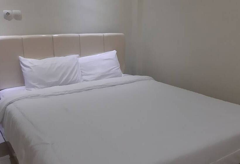 فندق Oyo 93912 Kost Takalar