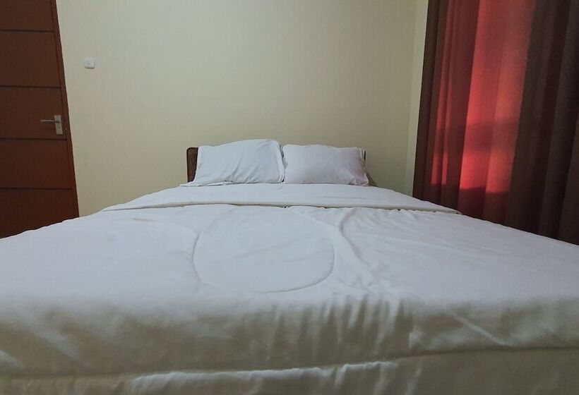 فندق Oyo 93912 Kost Takalar