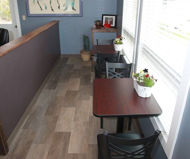 Мотель Wolastoq Inn And Suites
