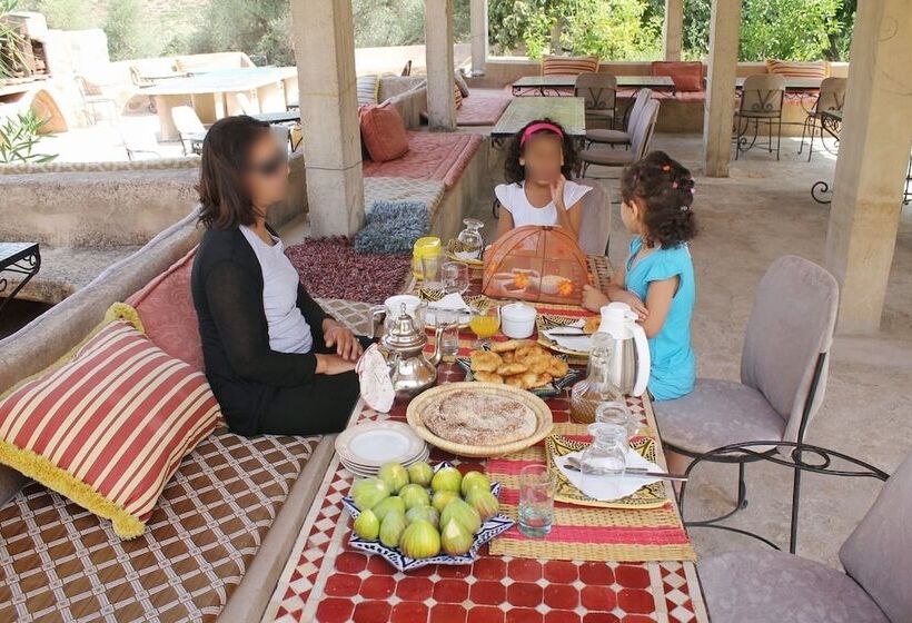 فندق Azzaouia Resort & Development