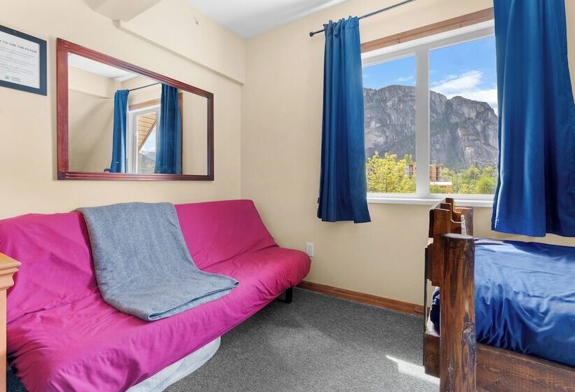 فندق صغير Squamish Adventure Inn
