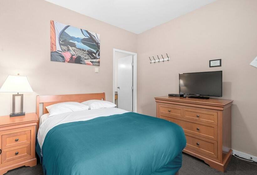 فندق صغير Squamish Adventure Inn