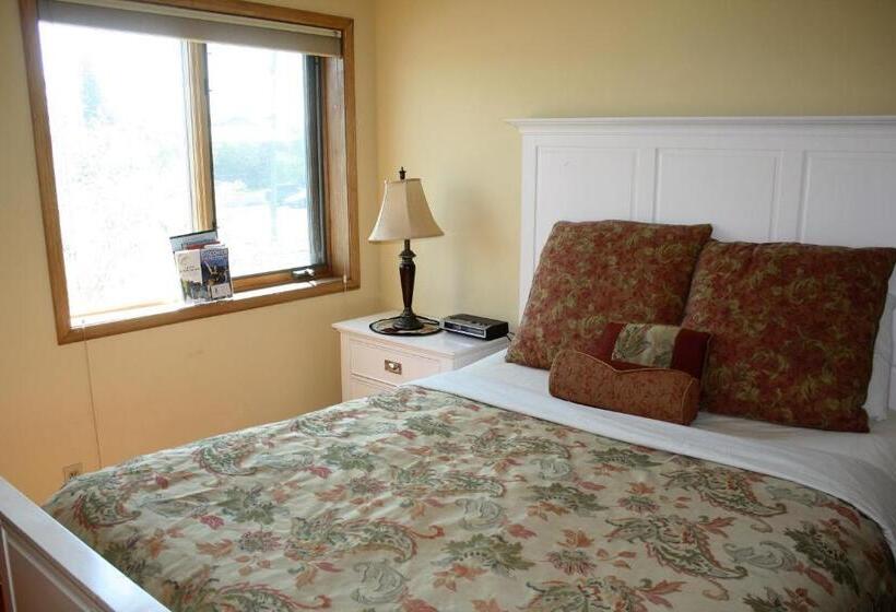 مبيت وإفطار Aurora Bayside Inn