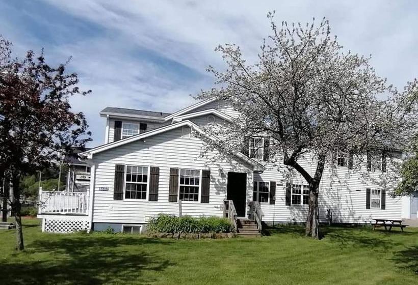 تختخواب و صبحانه Captain's Inn