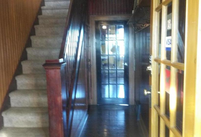 تختخواب و صبحانه Nisku Guest House