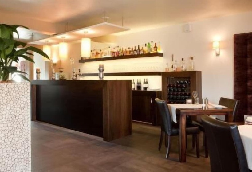 فندق B&b, Brasserie Lakerhof