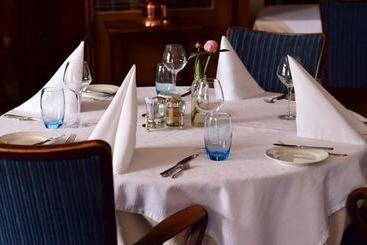 هتل Restaurant Het Roode Hert