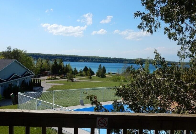 Отель Waterview On The Bay