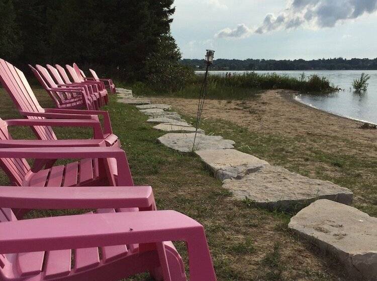 Отель Waterview On The Bay