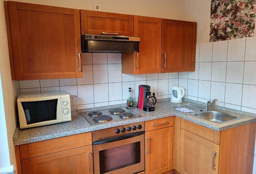 ベッドアンドブレックファースト Weingut Weinstube Weinhotel Wolf