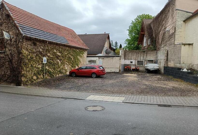 ベッドアンドブレックファースト Weingut Weinstube Weinhotel Wolf