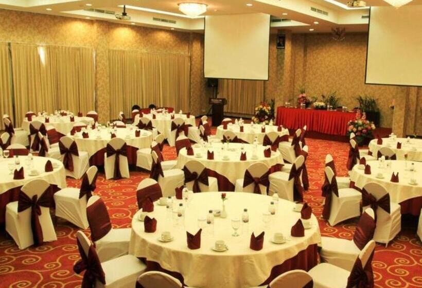 هتل Horison Kendari