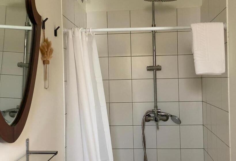 בית מלון כפרי Les Filles