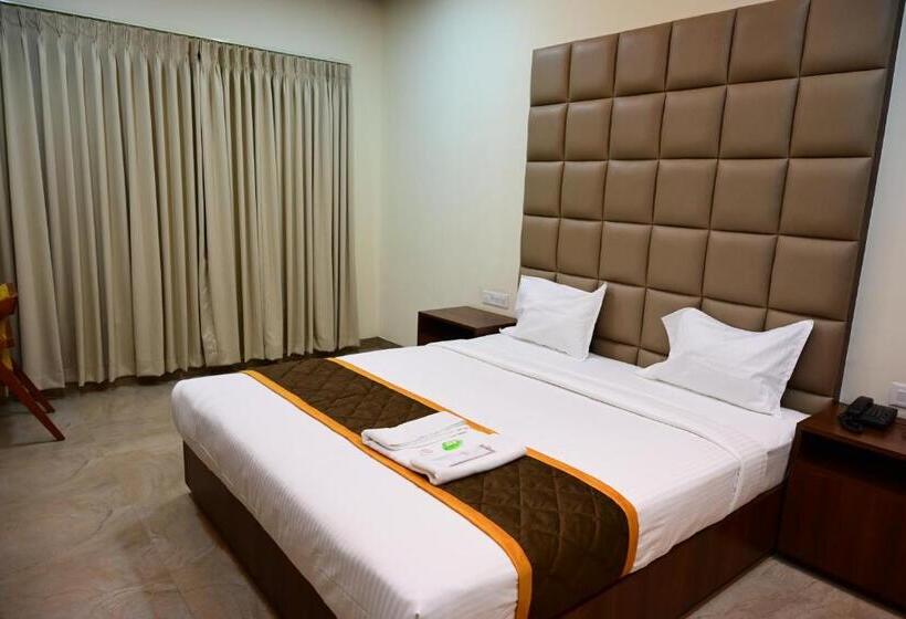 ホテル Unnati Stay Inn