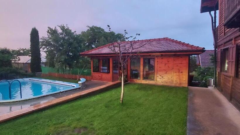 ペンション Casa Amalia Tocile  Sadu