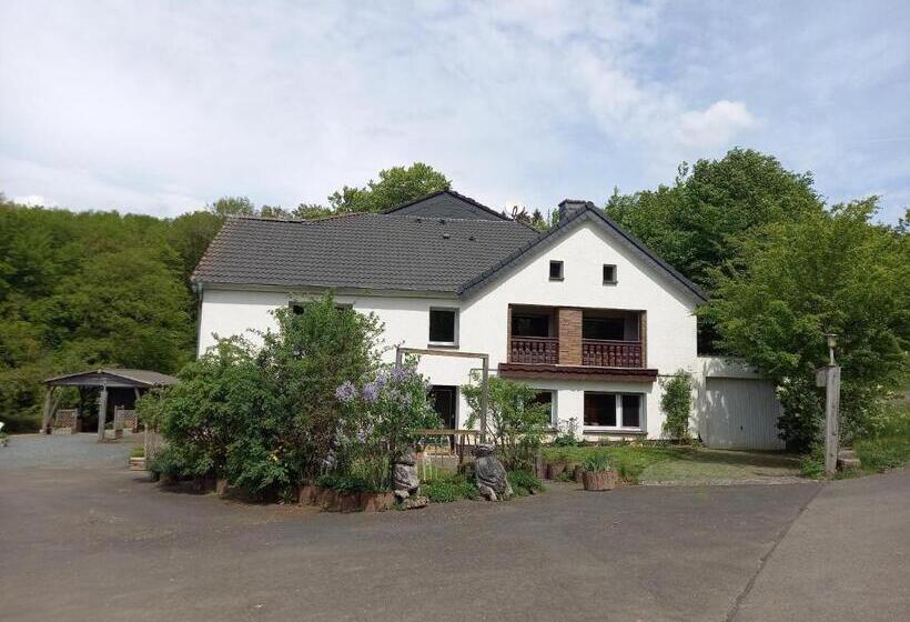 ペンション Haus Nirgendwo