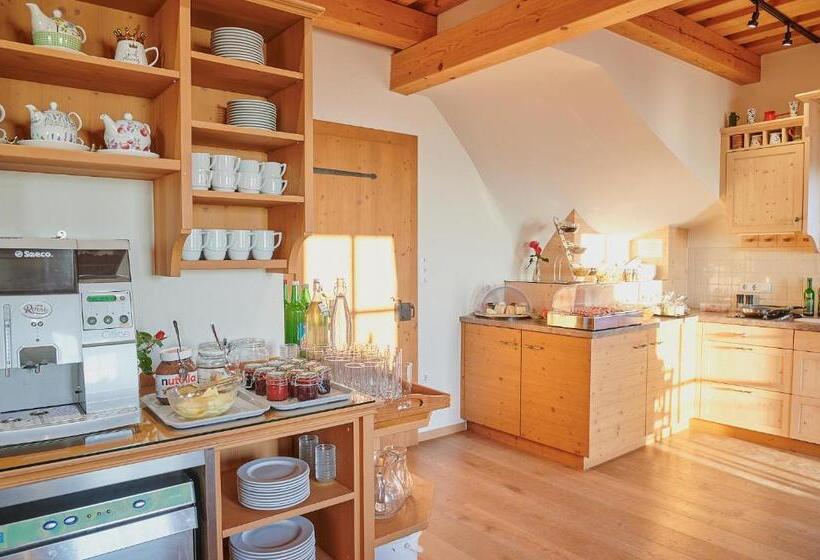 ペンション Winzerzimmer Scharl