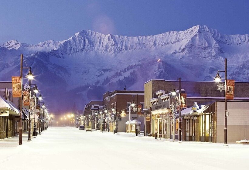 旅馆 The Raging Elk Adventure Lodging