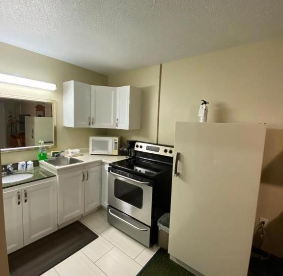 Angus Inn Motel
