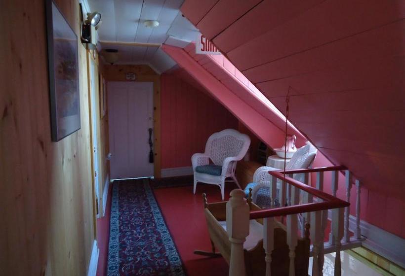 تختخواب و صبحانه Maison Hovington