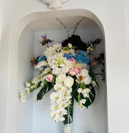 تختخواب و صبحانه Serenity