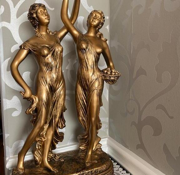 تختخواب و صبحانه Serenity