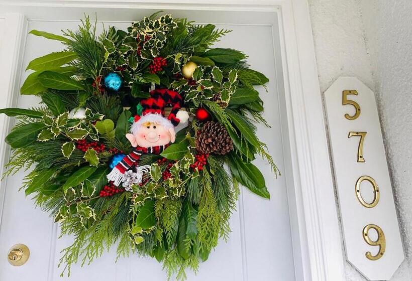 تختخواب و صبحانه Serenity