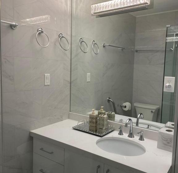 تختخواب و صبحانه Serenity