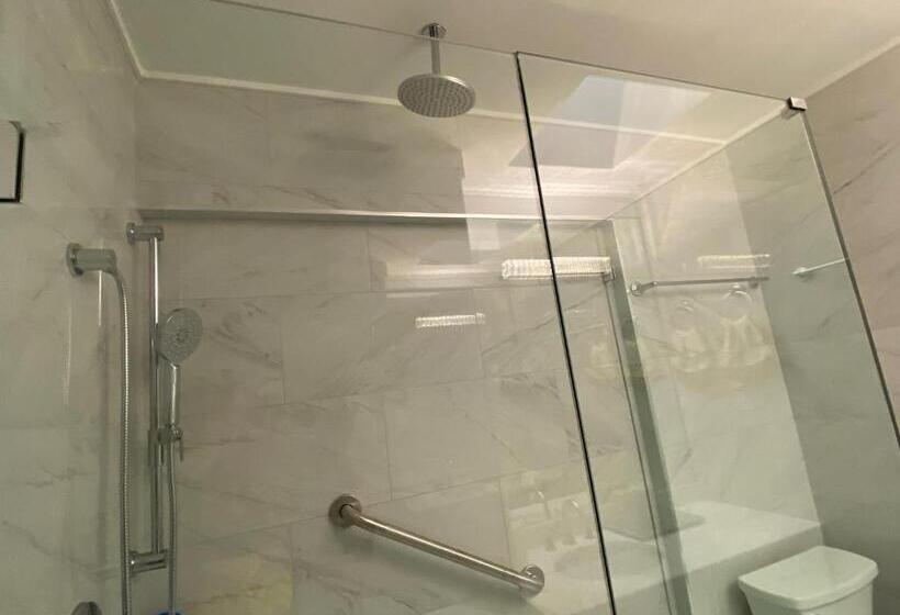 تختخواب و صبحانه Serenity