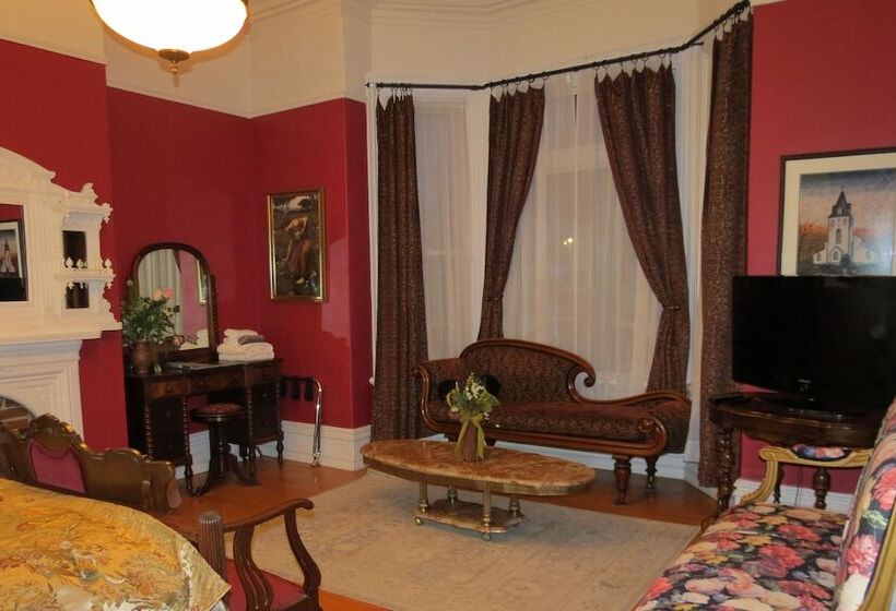 مبيت وإفطار The Roses Heritage Inn