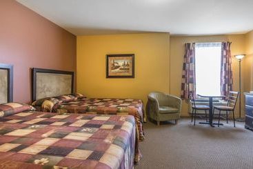 هتل Econo Lodge Temiscouata Sur Le Lac
