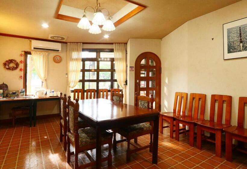 Отель & Restaurant Yesterday