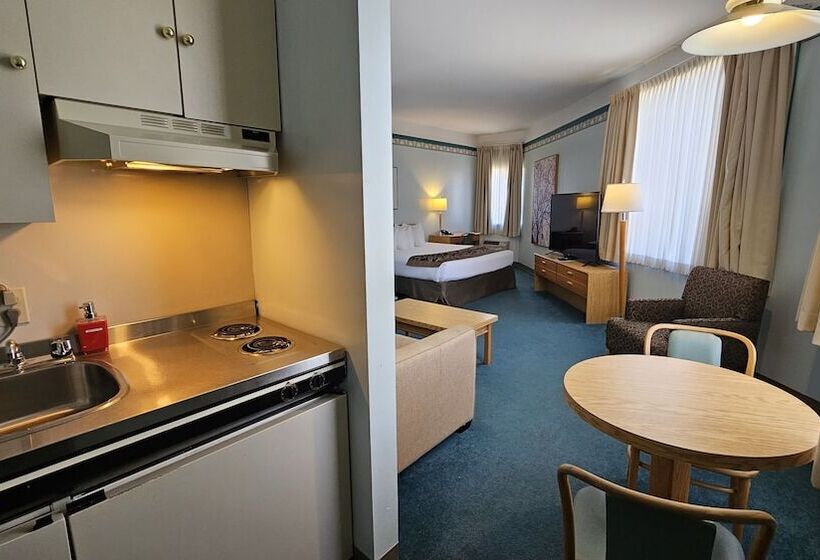 The Cedars Inn Hotel & Convention Centre