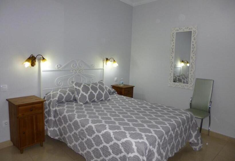 호스텔 Hostal Virgen Del Rocio