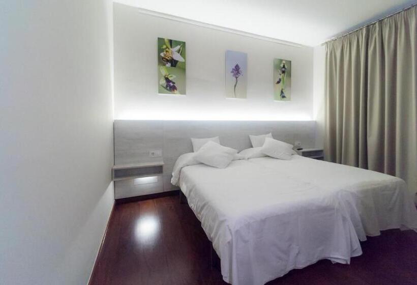 호텔 El Pi De Sant Just   Habitacions I Apartaments