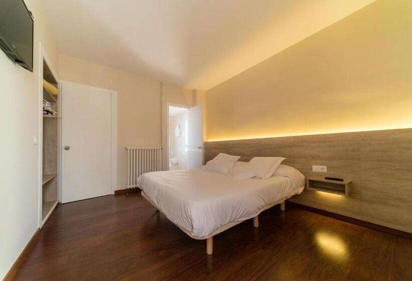 호텔 El Pi De Sant Just   Habitacions I Apartaments