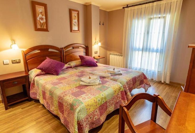 فندق Peña Pandos