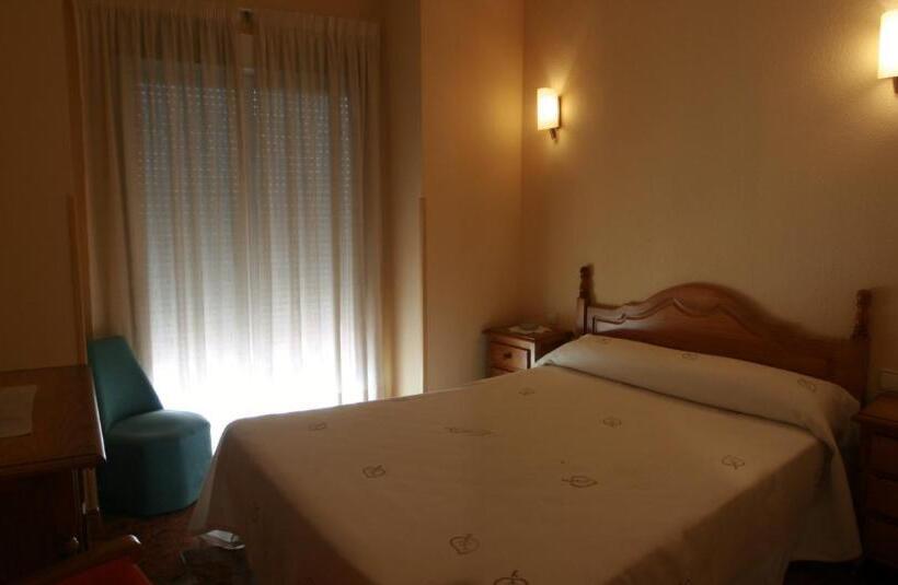 Общежитие Hostal Sunami