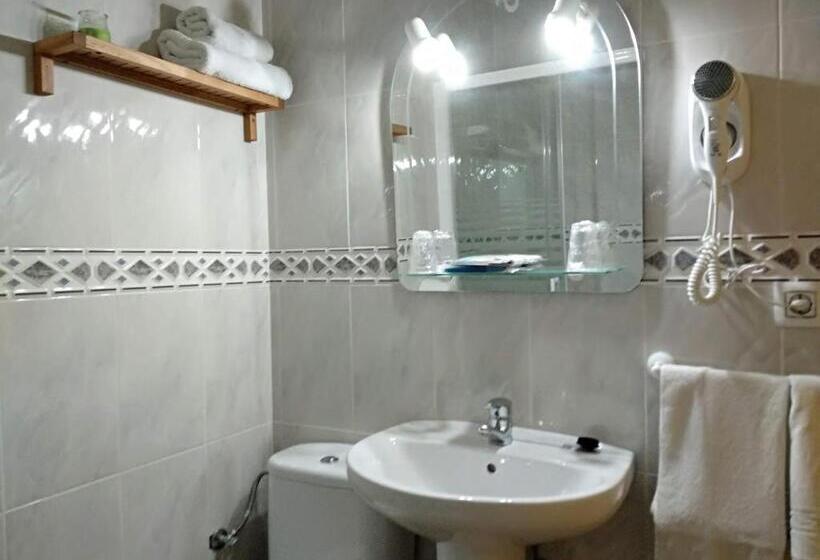 Bed and Breakfast Hostal Almenara