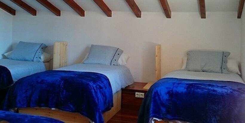 مبيت وإفطار La Curva Surfhouse   Hostel