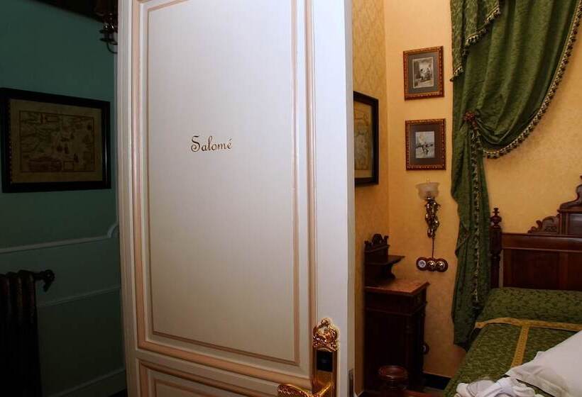 تختخواب و صبحانه Sitges Royal Rooms