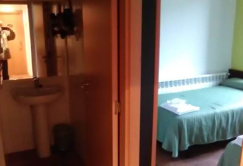 El Albergue Covaleda   Hostel