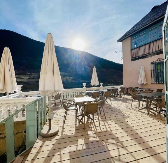 Hostel Baqueira   Refugi Rosta   Pyrenmuseu
