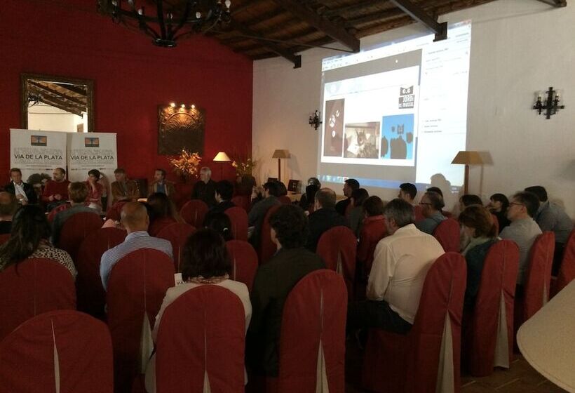 فندق Bodega El Moral