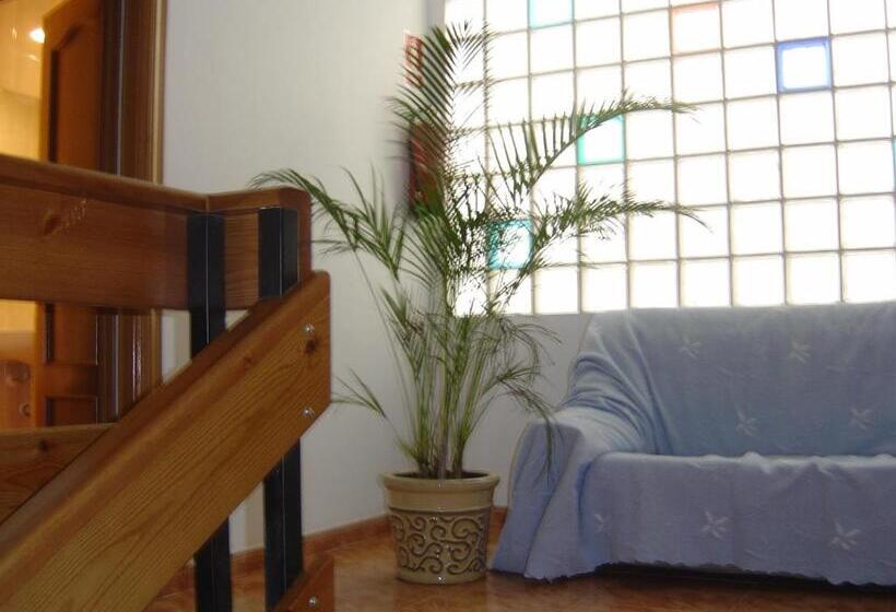 هتل Hostal D´ernes