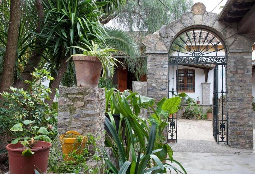هتل Hostal El Cortijo