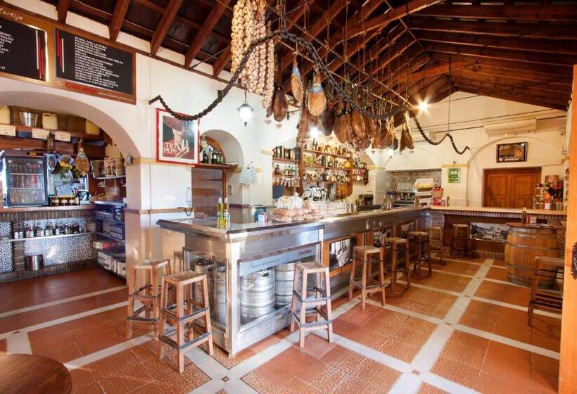 هتل Hostal El Cortijo