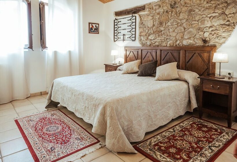 هتل La Sala De Camós