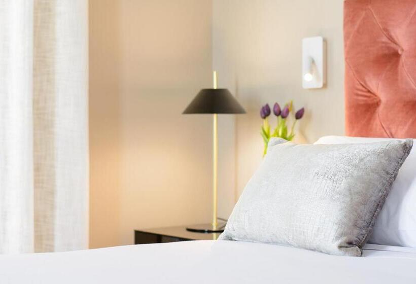 هتل Pazo De Mendoza